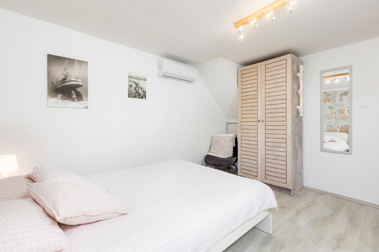 Guest House Otto Punat Ngoại thất bức ảnh