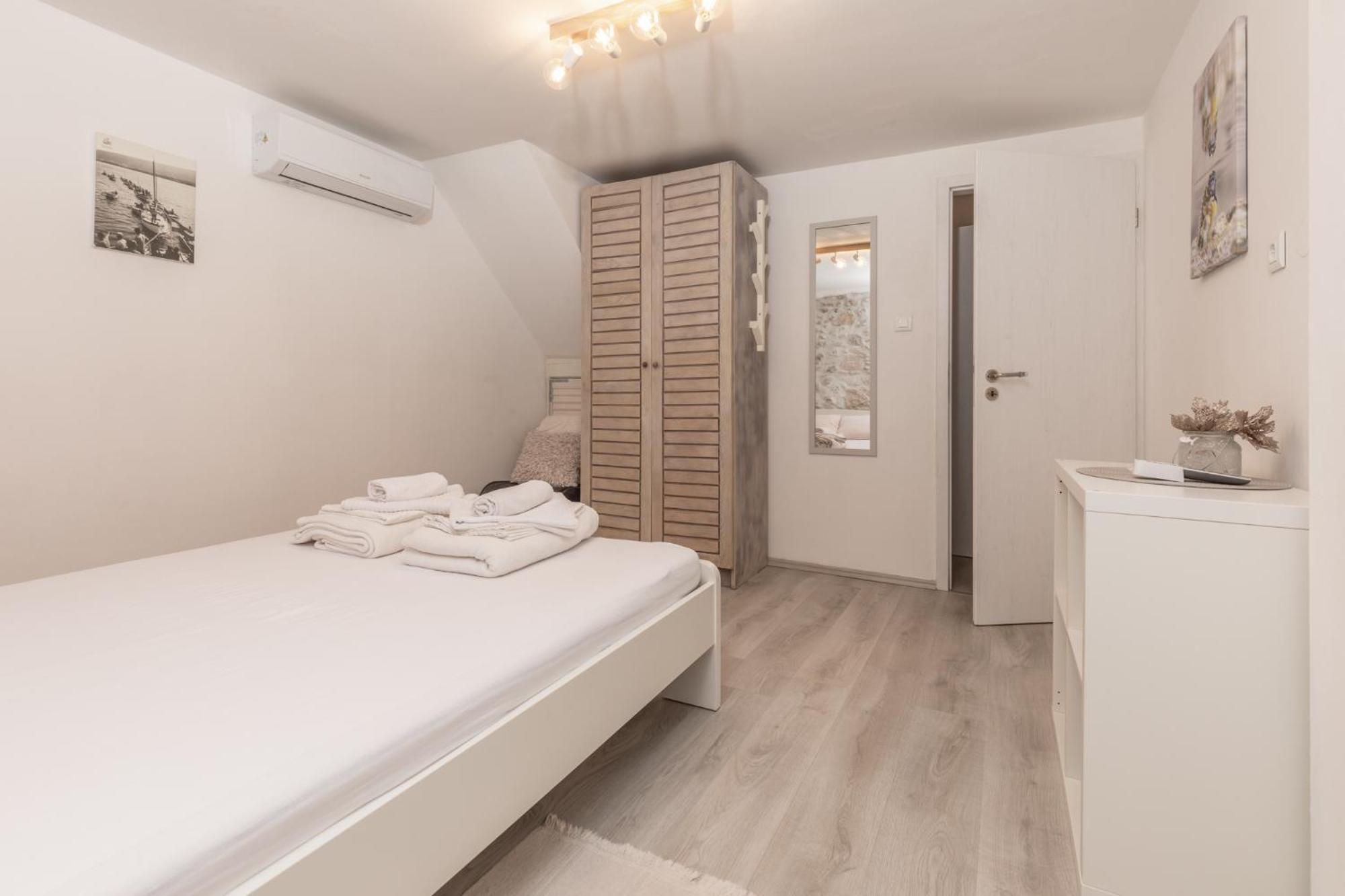 Guest House Otto Punat Ngoại thất bức ảnh
