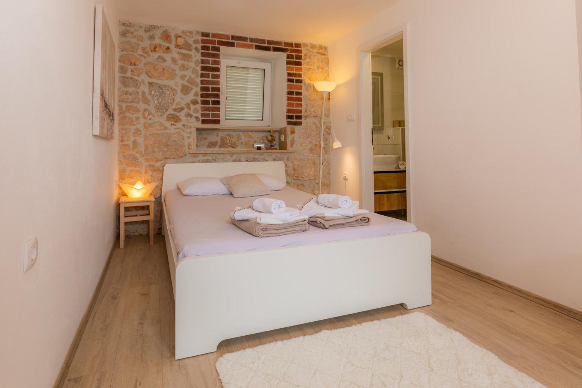 Guest House Otto Punat Ngoại thất bức ảnh