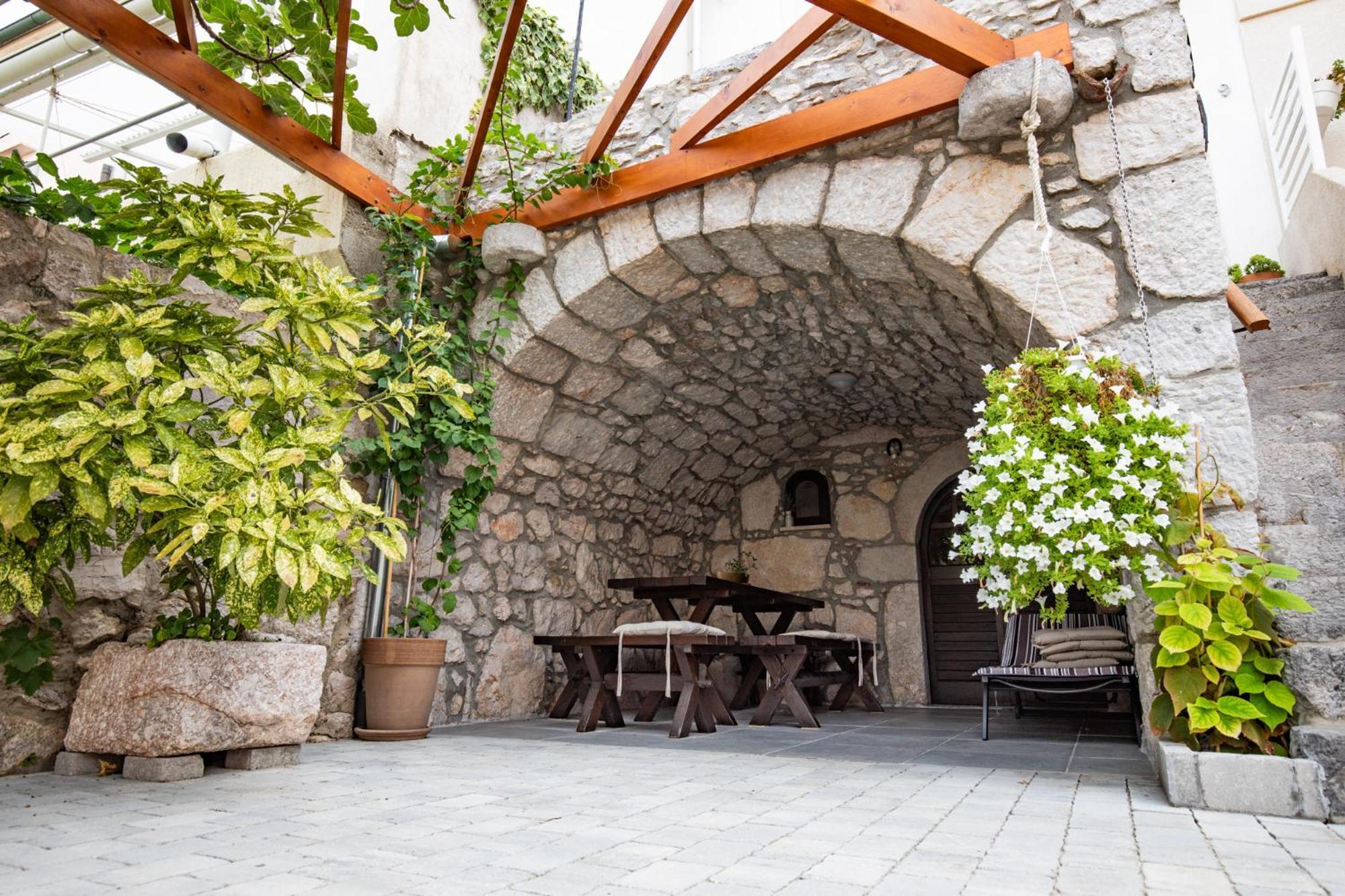 Guest House Otto Punat Ngoại thất bức ảnh