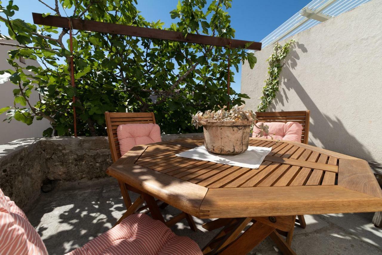 Guest House Otto Punat Ngoại thất bức ảnh